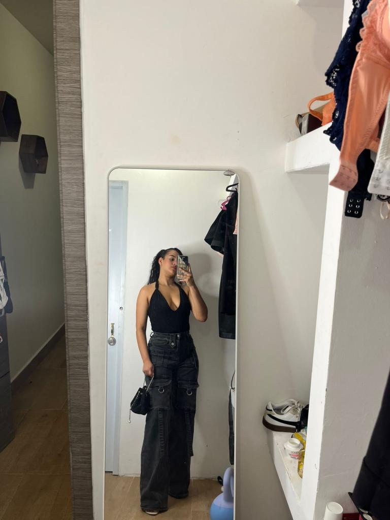 643347408: Chica busca chico en Murcia