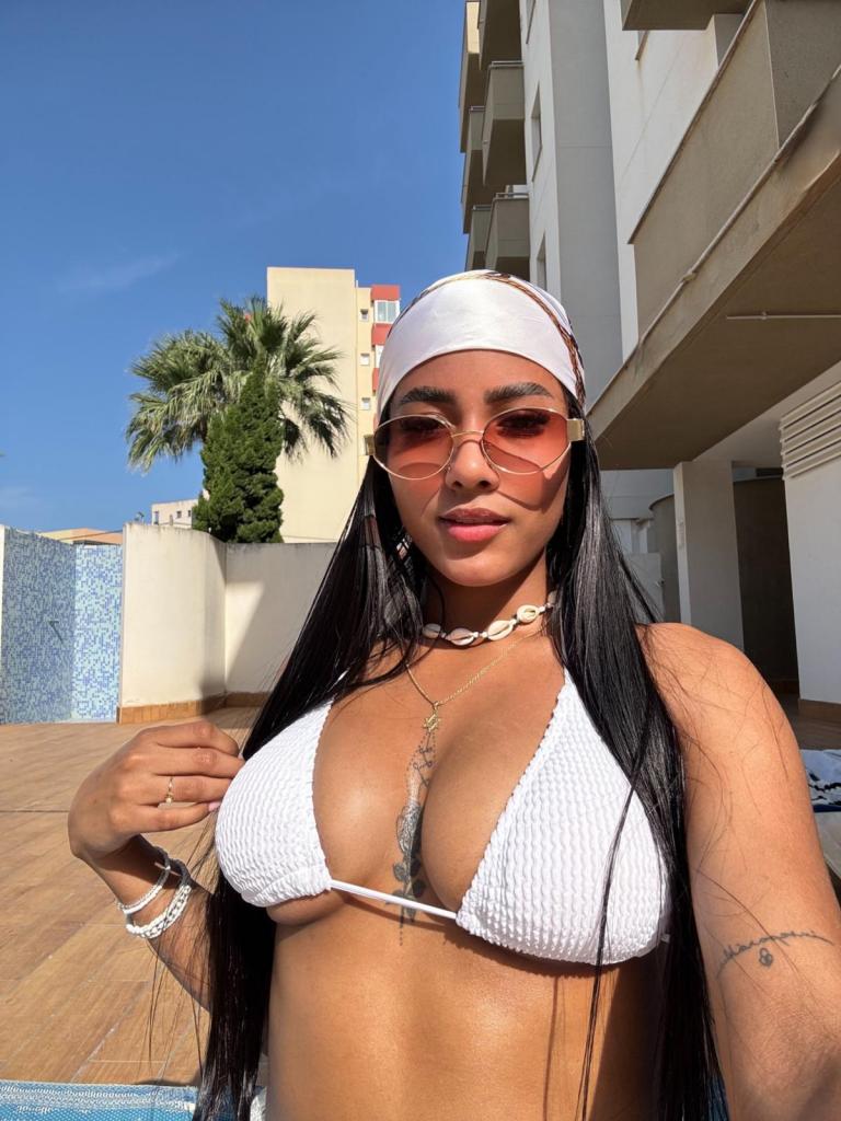 617746381: Chica busca chico en Madrid