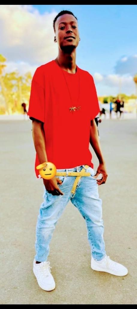 604131676: Chico busca chica en Barcelona