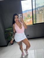 695641368: Chica busca chico en Barcelona