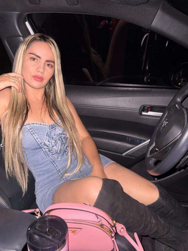 647315397: Chica busca chico en Madrid