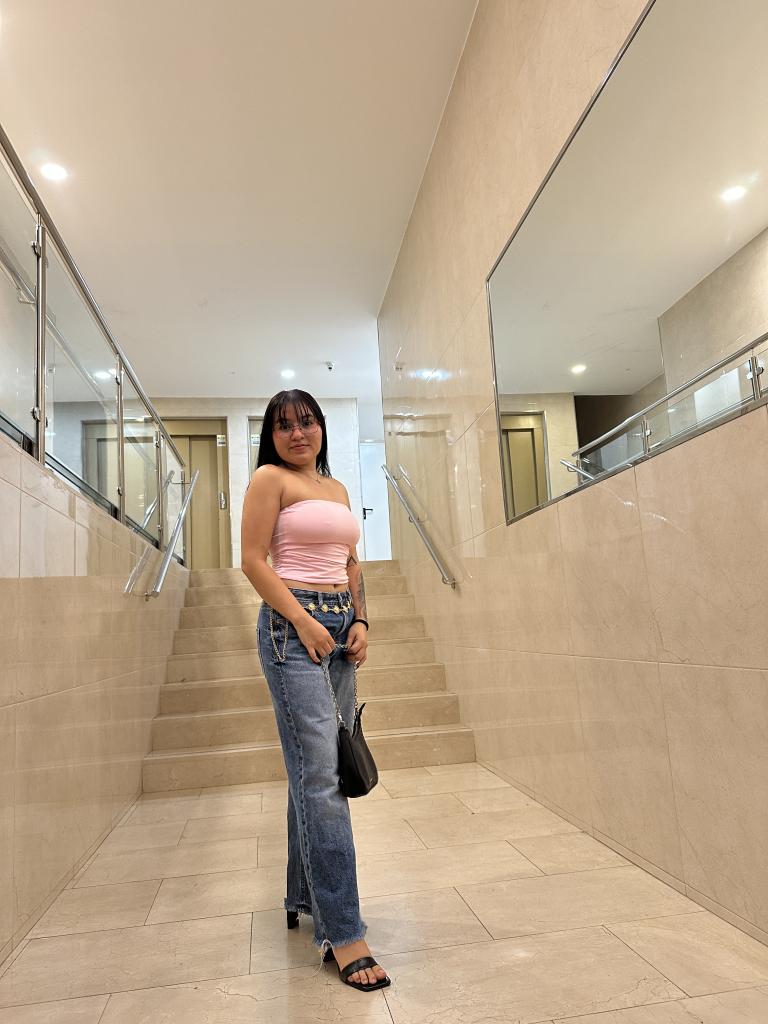 671094783: Chica busca chico en Sevilla