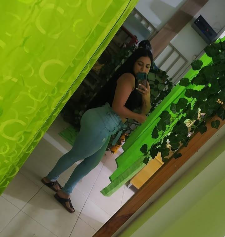 643993130: Chica busca chico en Huesca