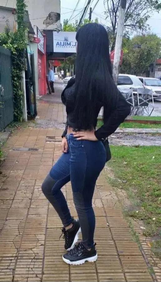 Chica busca chico en Almería: 