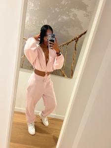 672643168: Chica busca chico en Málaga