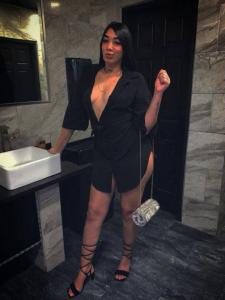 635781154: Chica busca chico en Málaga