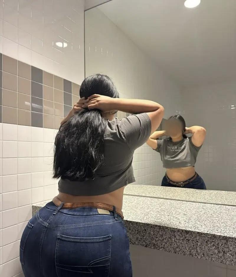 614742569: Chica busca chico en Sevilla