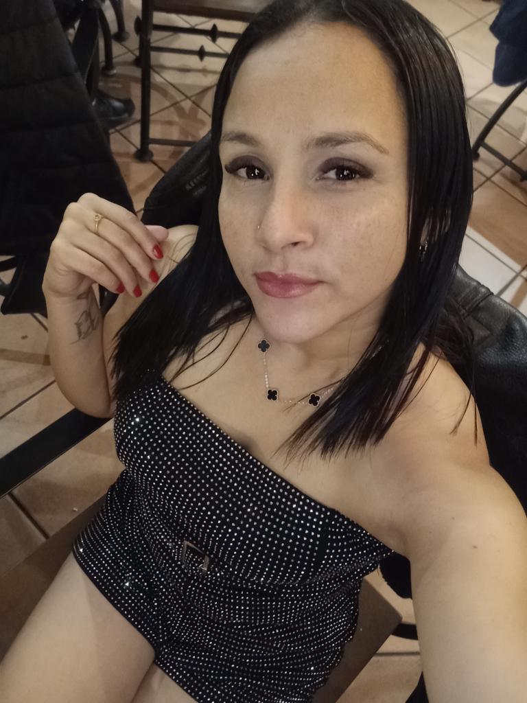 667795050: Chica busca chico en Córdoba
