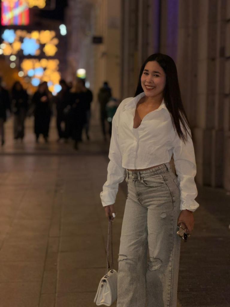 617746381: Chica busca chico en Madrid