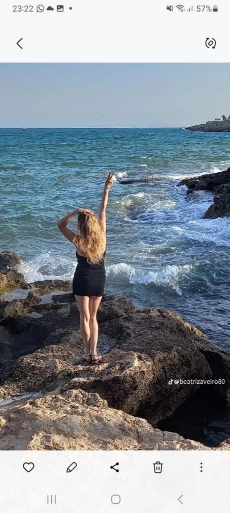 605487085: Chica busca chico en Granada