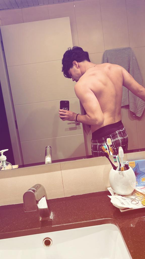 647888460: Chico busca chica en Barcelona