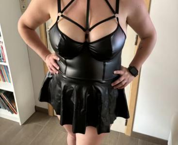 677764326: Chica busca chico en Lérida