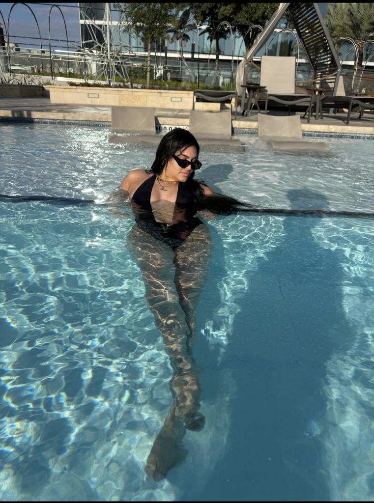 668541775: Chica busca chico en Navarra