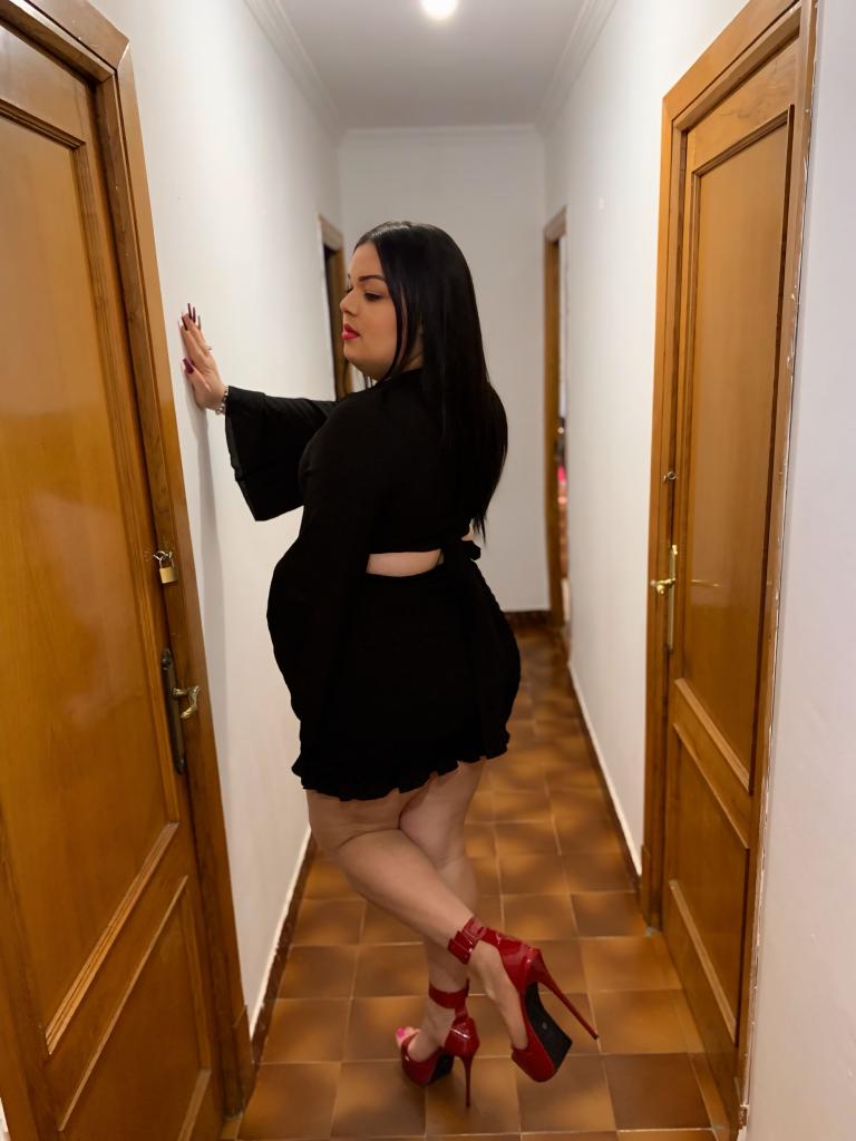 645481763: Travesti en León