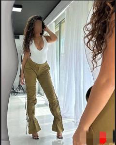 672456206: Chica busca chico en Sevilla