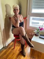 667097103: Chica busca chico en Asturias